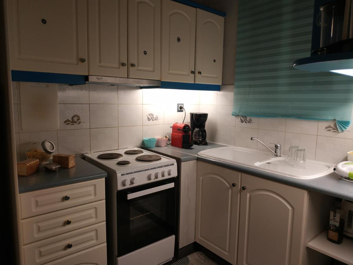 Cozy Apartment Near Metro Station Agia Marina Athens Luaran gambar
