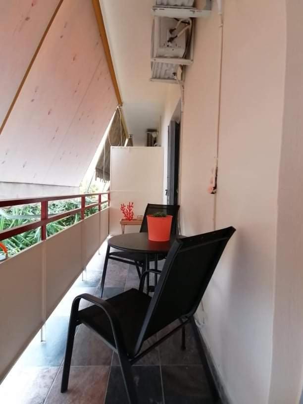 Cozy Apartment Near Metro Station Agia Marina Athens Luaran gambar